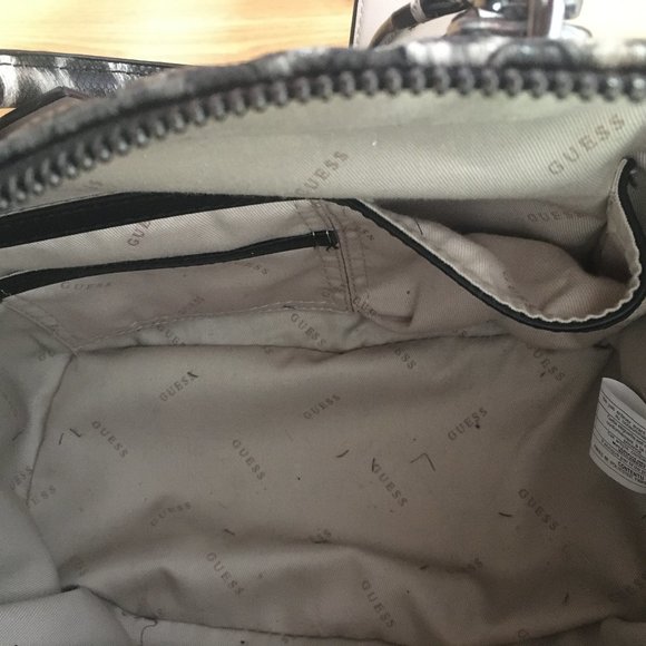 Guess Satchel Handbag, comes with dust bag, 10” length, 4.5” wide and 6” high… - Picture 5 of 9